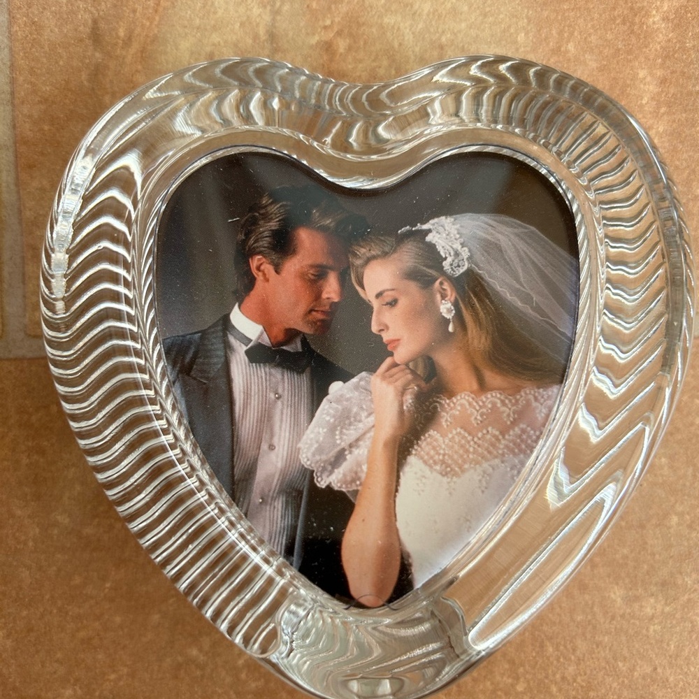 NWT Mikasa Vintage Small Clear Crystal 4.25" Glass Heart Picture Photo Frame